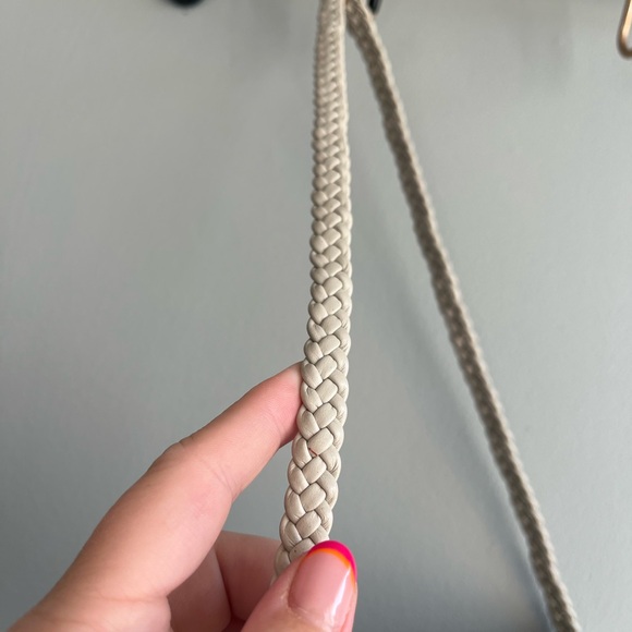 Vintage Derek Alexander Shoulder Bag in a light Cream colour - Picture 8 of 10